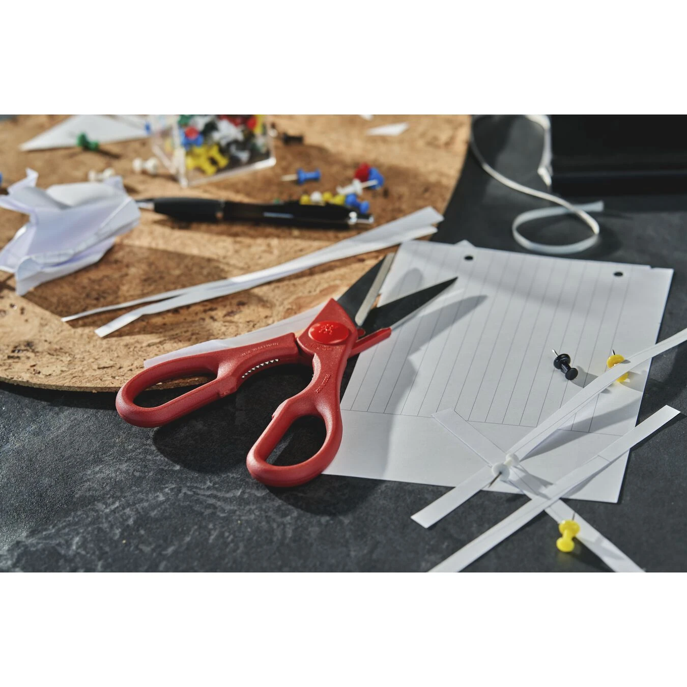 Zwilling Vielzweckschere, Rot 20 Cm, Edelstahl 2 Zwilling Vielzweckschere, Rot 20 Cm, Edelstahl – Bild 2